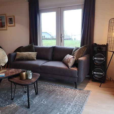 Gezellig Chalet Met Eigen Parkeerplaats, Park In Aanbouw, Geen Wi Fi Villa Molenschot ภายนอก รูปภาพ